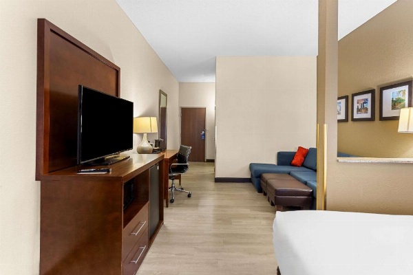 Comfort Suites Grayslake Near Libertyville North image 17