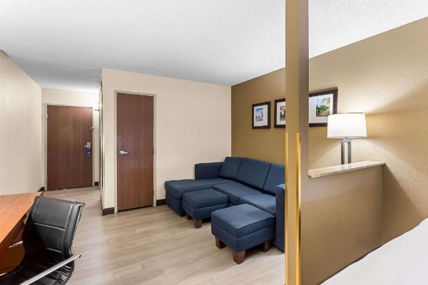 Comfort Suites Grayslake Near Libertyville North image 19